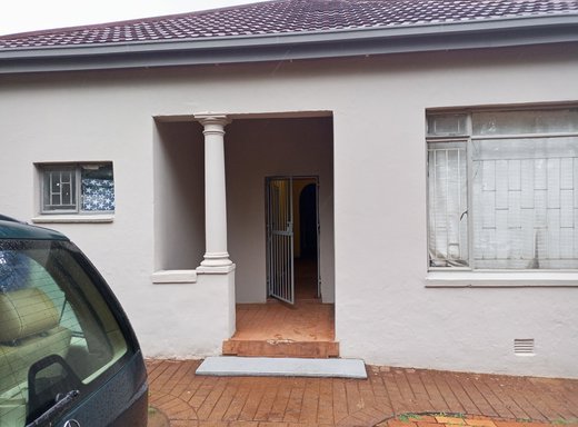 5 Schlafzimmer Haus zum Kauf in Pretoria West