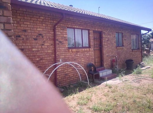 4 Schlafzimmer Haus zum Kauf in Refilwe