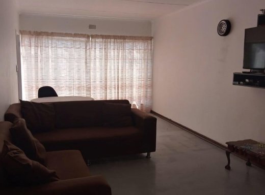 2 Schlafzimmer Wohnung zum Kauf in Brakpan Central