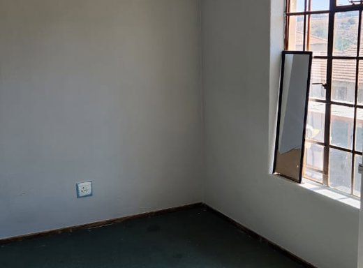 2 Schlafzimmer Wohnung zum Kauf in Roodepoort