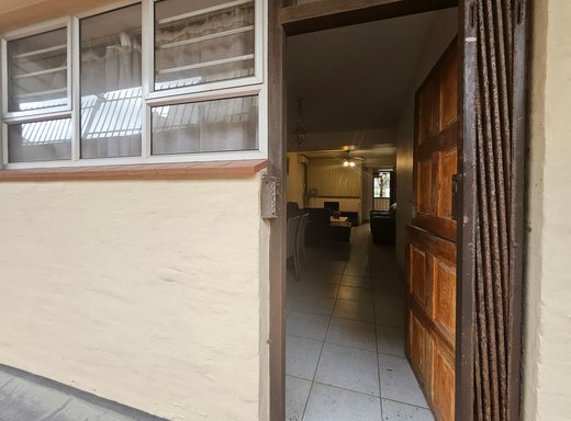 2 Schlafzimmer Wohnung zur Miete in Amanzimtoti