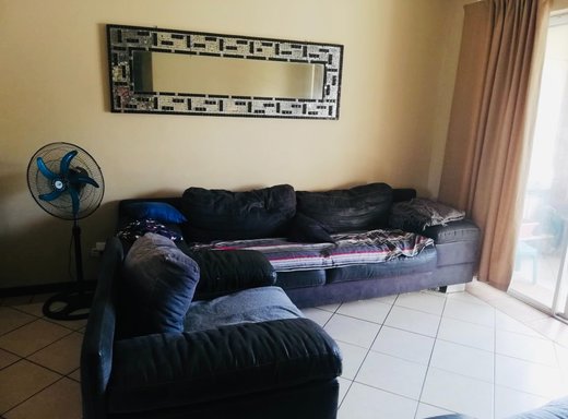 2 Schlafzimmer Wohnung zum Kauf in Mooikloof Ridge