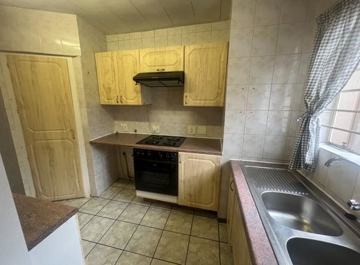 2 Schlafzimmer Duplex zum Kauf in Rietfontein