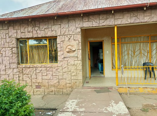 8 Schlafzimmer Haus zum Kauf in Pretoria West