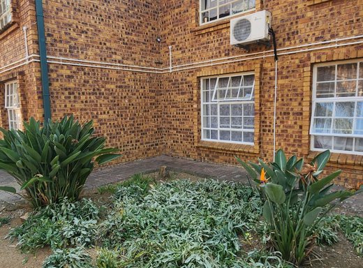 1 Schlafzimmer Wohnung zum Kauf in Rietfontein