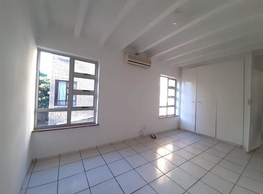 2 Schlafzimmer Wohnung zum Kauf in Empangeni Central
