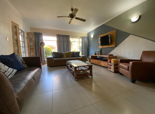 3 Schlafzimmer Reihenhaus zum Kauf in Potchefstroom