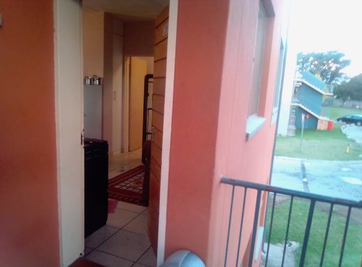 2 Schlafzimmer Etagenwohnung zum Kauf in Madadeni