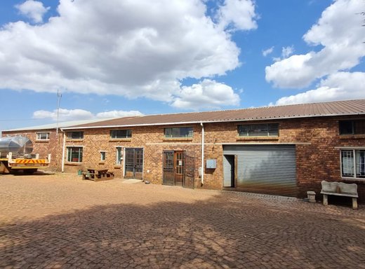 3 Schlafzimmer Farm zum Kauf in Elandsfontein SH