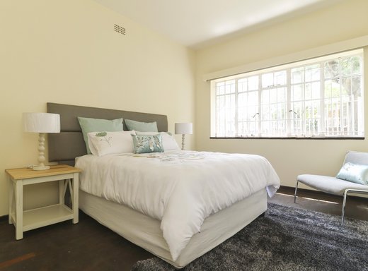 1 Schlafzimmer Etagenwohnung zur Miete in Johannesburg