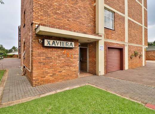 2 Schlafzimmer Wohnung zur Miete in Rietfontein