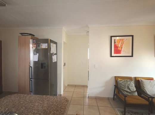 2 Schlafzimmer Reihenhaus zum Kauf in Pretoria North