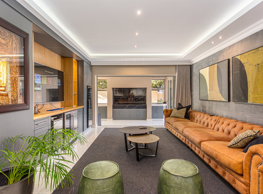 4 Schlafzimmer Haus zum Kauf in Durbanville Central