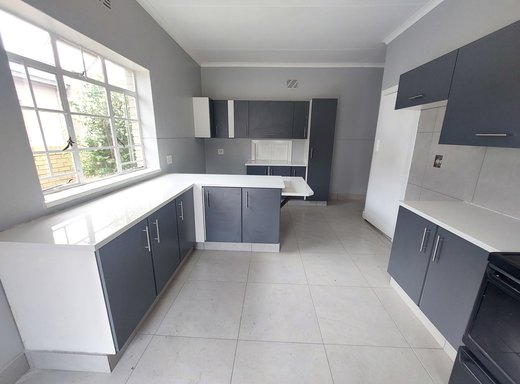 4 Schlafzimmer Haus zum Kauf in Rietfontein