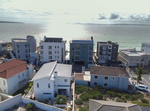 4 Schlafzimmer Haus zum Kauf in Calypso Beach