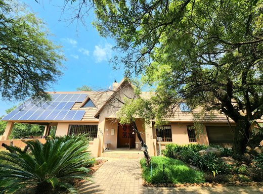 3 Schlafzimmer Haus zum Kauf in Leeuwfontein