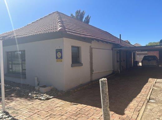 3 Schlafzimmer Haus zum Kauf in Vierfontein