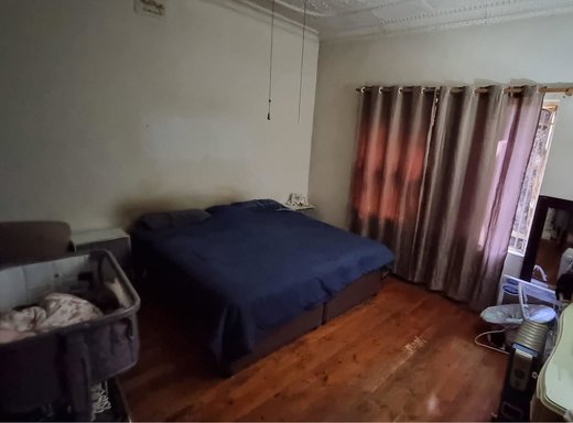 4 Schlafzimmer Haus zum Kauf in Bezuidenhout Valley
