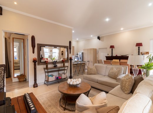 2 Schlafzimmer Cluster zum Kauf in Modderfontein