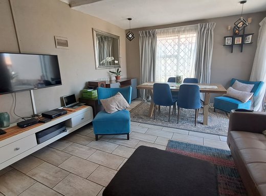 3 Schlafzimmer Haus zum Kauf in Olievenhoutbosch