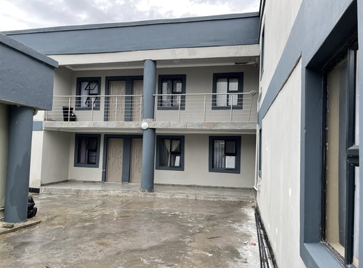 35 Schlafzimmer Haus zum Kauf in Amalinda