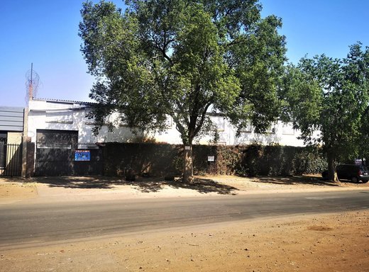 Lagerhalle zum Kauf in Pretoria West