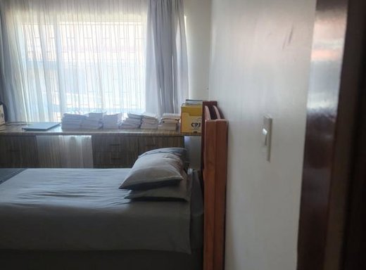 4 Schlafzimmer Wohnung zum Kauf in Isipingo
