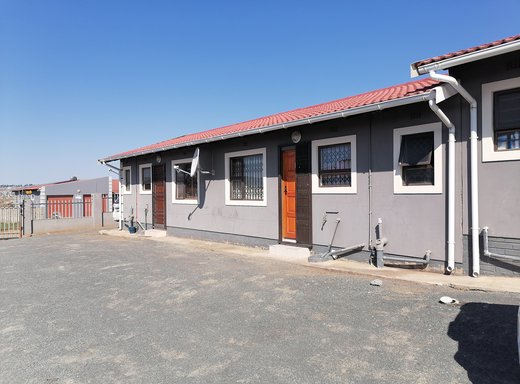 2 Schlafzimmer Wohnung zur Miete in Mthatha