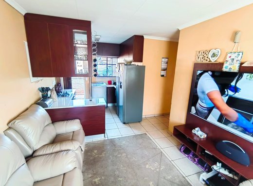 3 Schlafzimmer Reihenhaus zum Kauf in Pretoria North