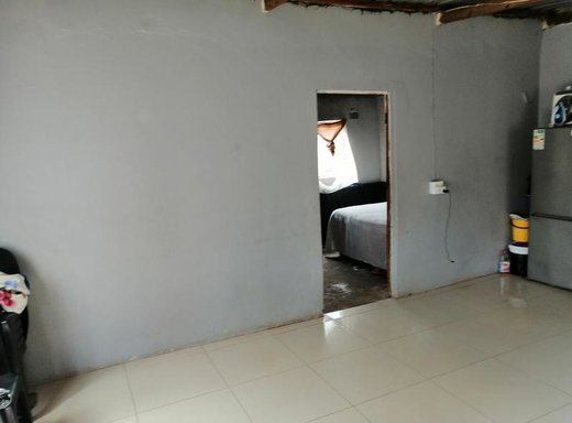 3 Schlafzimmer Haus zum Kauf in Inanda