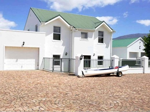 4 Schlafzimmer Haus zum Kauf in Villiersdorp