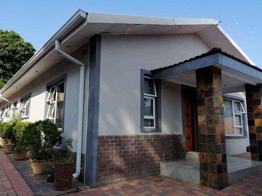 11 Schlafzimmer Haus zum Kauf in Pretoria Gardens