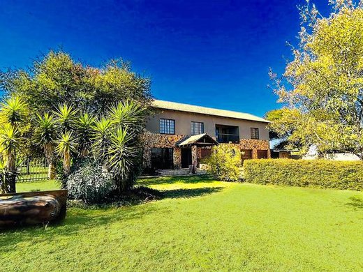 4 Schlafzimmer Haus zum Kauf in Grootfontein