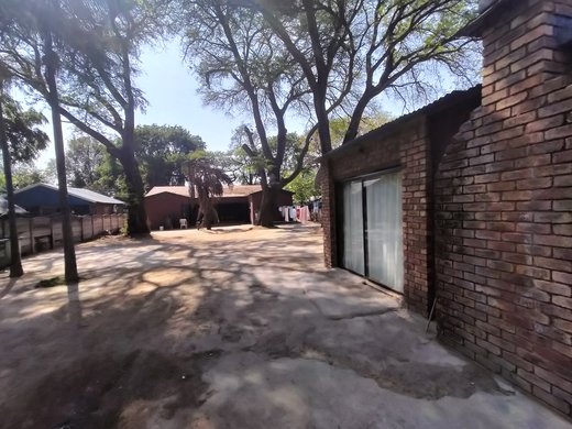 14 Schlafzimmer Haus zum Kauf in Pretoria North