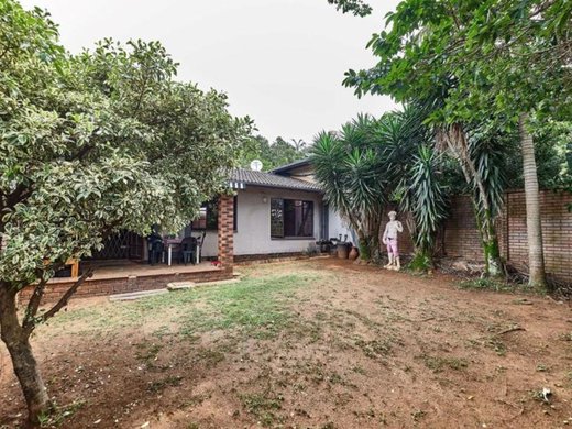2 Schlafzimmer Einfamilienhaus zum Kauf in Amanzimtoti