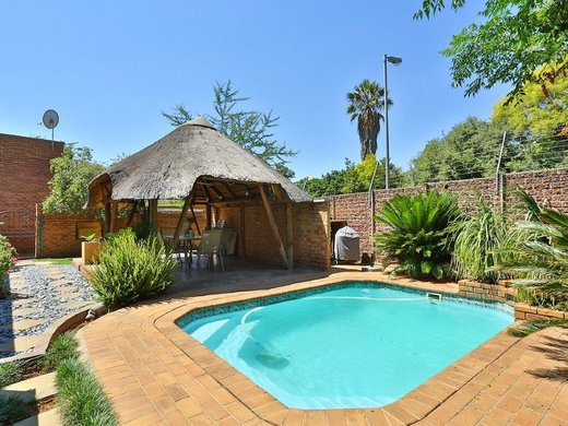 3 Schlafzimmer Haus zum Kauf in Johannesburg North