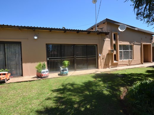 6 Schlafzimmer Haus zum Kauf in Pretoria Gardens