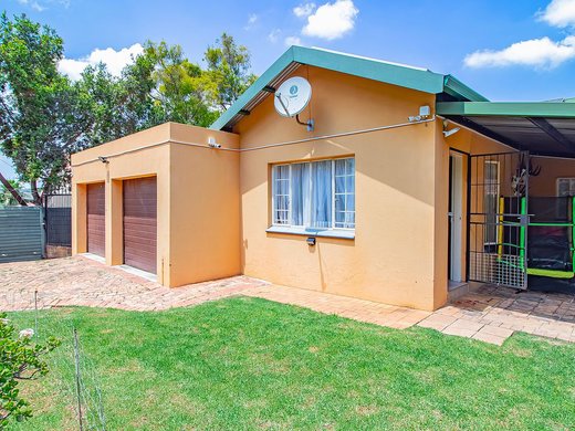 3 Schlafzimmer Haus zum Kauf in Rietfontein