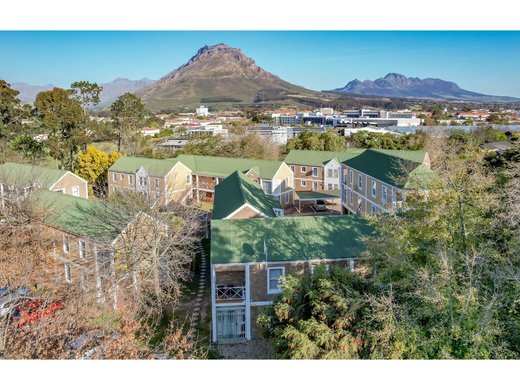 2 Schlafzimmer Wohnung zum Kauf in Stellenbosch Central
