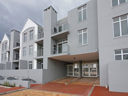 2 Schlafzimmer Wohnung zur Miete in Durbanville Central