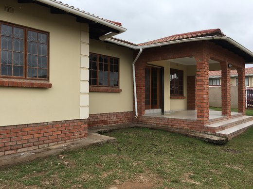 3 Schlafzimmer Haus zum Kauf in Mthatha