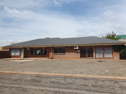 3 Schlafzimmer Haus zum Kauf in Potchefstroom
