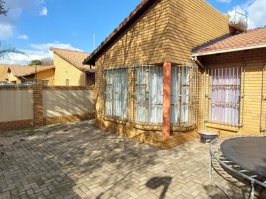 2 Schlafzimmer Reihenhaus zum Kauf in Delmas