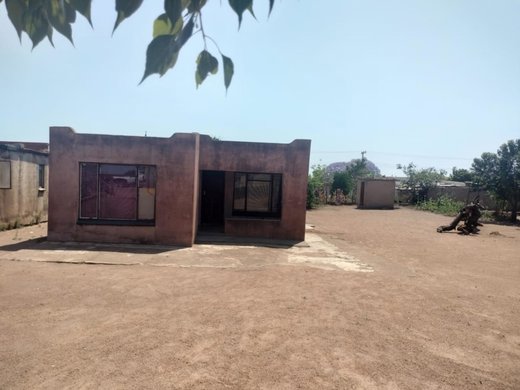 2 Schlafzimmer Haus zum Kauf in Mabopane