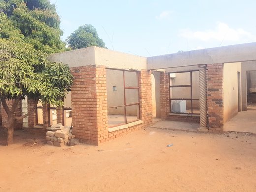 4 Schlafzimmer Haus zum Kauf in Lebowakgomo