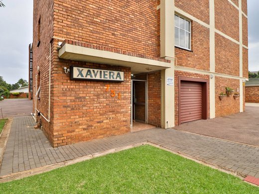 2 Schlafzimmer Wohnung zur Miete in Rietfontein