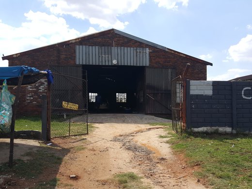 Lagerhalle zum Kauf in Delmas