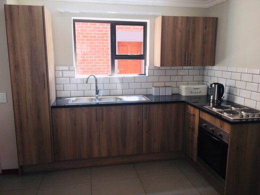 2 Schlafzimmer Duplex zum Kauf in Pretoria North