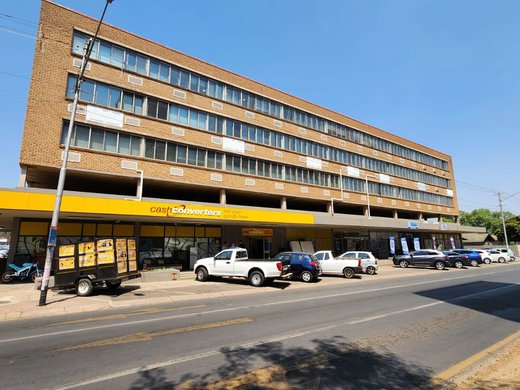 Büro zur Miete in Rietfontein