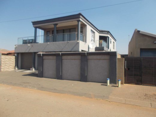 4 Schlafzimmer Haus zum Kauf in Mngadi